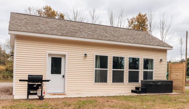 2BR Tiny House - Hot Tub – Near Salmon River