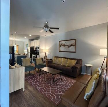2BR Townhome in Valdosta Private Convenient Spacious