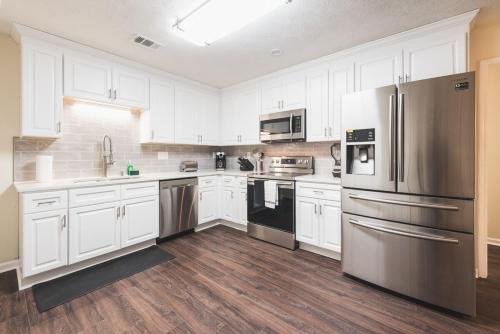 2BR Townhome - Sleeps 5 - Near GA Horse Park