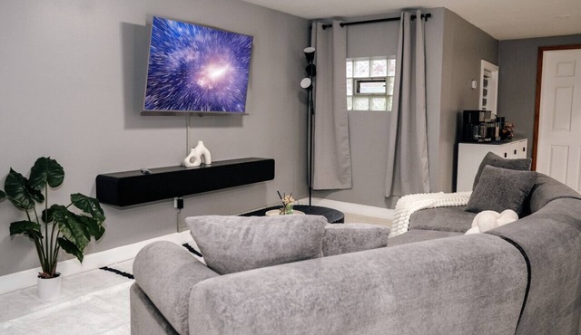 2BR Traveler`s Favorite Modern and Clean