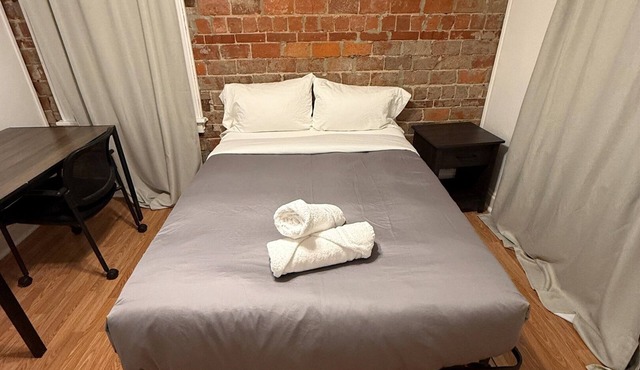 2BR w/Kitchen & Living Room Walk to Delmar Loop