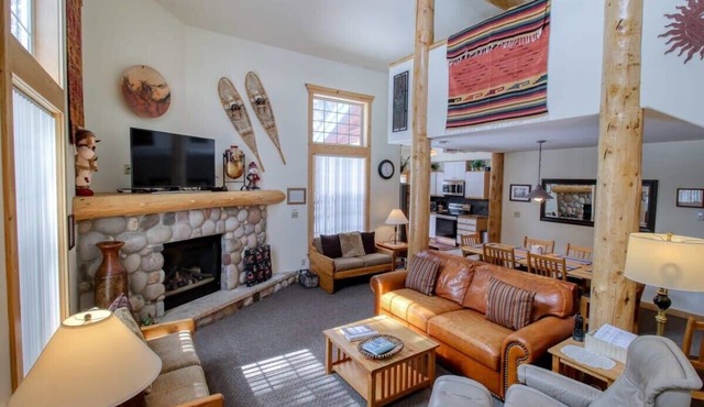 2BR w/Loft - Fireplace, BBQ, Horseshoe Pit, Swing