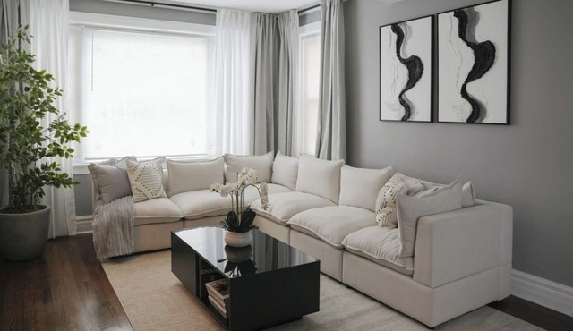 2BR w/Workspace - Coffee Bar - Near Transit