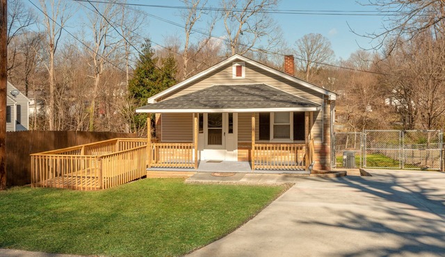 2BR - Winston’s - Salem - Casa Nova - Getaway
