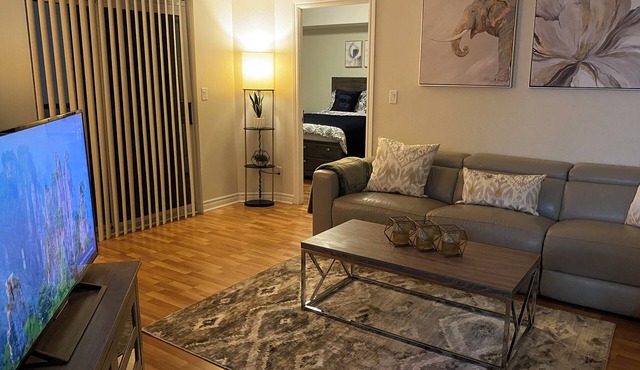 2BR with balcony and free parking in Square One