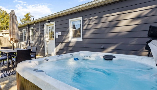 2BR with Private Hot Tub