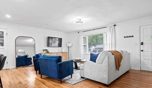 2BRHome/Close to Plaza/Quiet Neighborhood