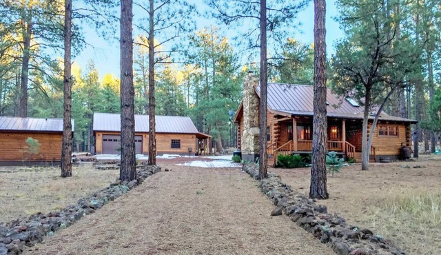 2Cabins,3acres,Sleeps13,Williams, Grand Canyon,Sedona,Bearizona,hiking,relax!