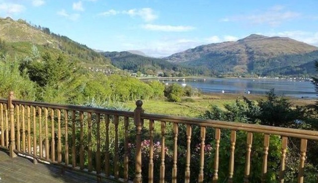 2CV at Lochgoilhead with Scandinavian Hot Tub