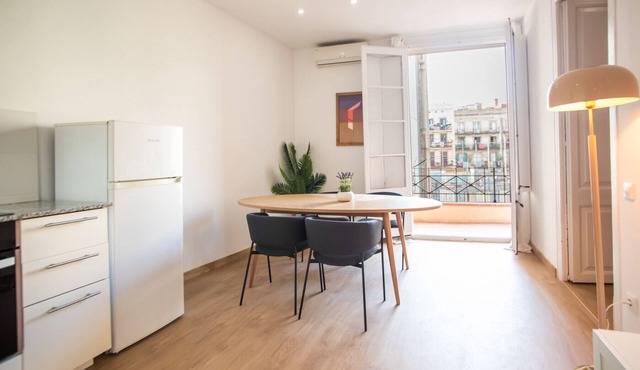 2ESC1067 - Magnific 2br flat in the gothic distric