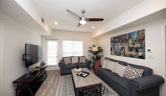 2J ~Charming Private Condo Unit in a unique Gated Complex