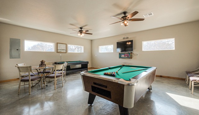 2Kings 7Queens 2Twins 2Fulls - Pool Table - Near BoatRamp&Beach