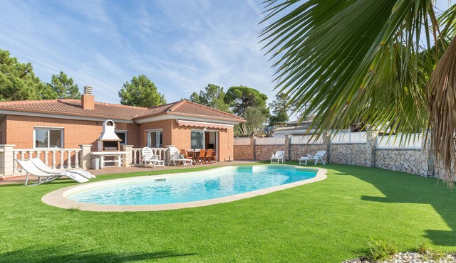 2MARIAN01 - Nice 3 bedroom house with private pool located in a quiet residential area