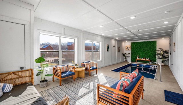 2miles Dollywood, Indr Heated Pool, HotTub, Pkyway