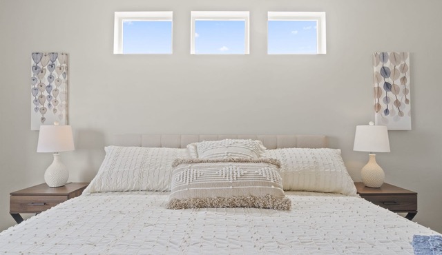 2min>Ridgevue*1800ft²*King*FirePlace*600Mbps