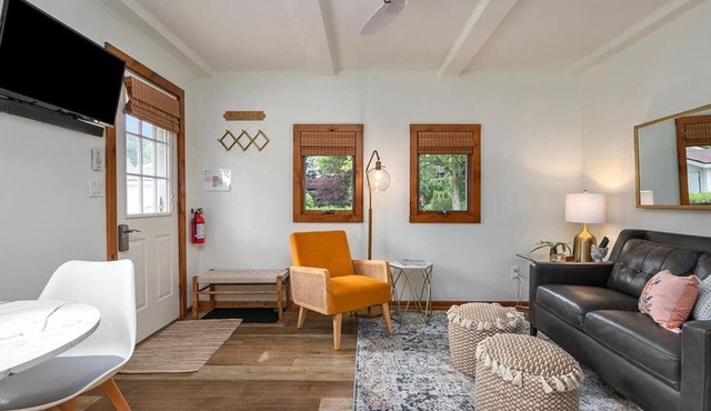 2min walk Downtown | Outdoor Patio | Pet Friendly