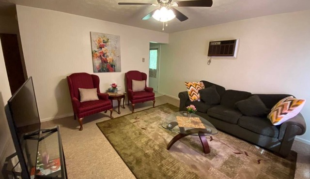 2mins from Miami U, Cozy duplex home