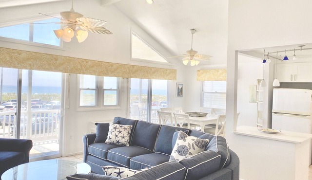 2nd Fl Beachfront Panoramic Ocean Views sleeps 12 Pets