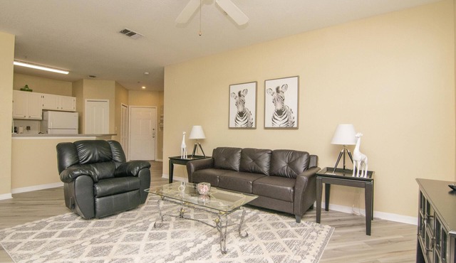 2nd Floor - 2 bedroom 2 bath Condo - Close Downtown Tampa