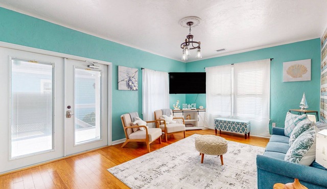 2nd Floor Beachside Duplex Retreat – Dog-Friendly & Steps to Sand