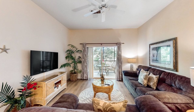 2nd floor condo w/basketball court, pools, near theme parks, tennis court