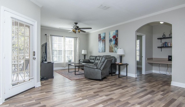 2nd Floor Corner Unit - 2 bedroom 2 bath in Tampa, FL