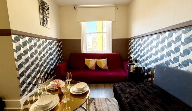 2nd Flr 1 bed flat near Elephant and Castle- 5EC