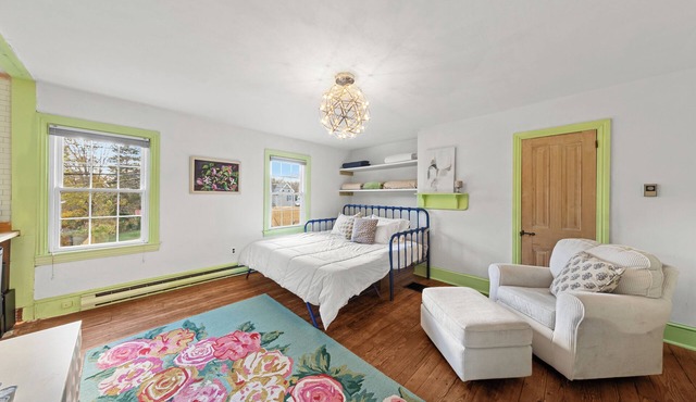 2nd Story Apt: King/Full/Twin in Historic 1876 Lank House, walk to Dogfish Head!