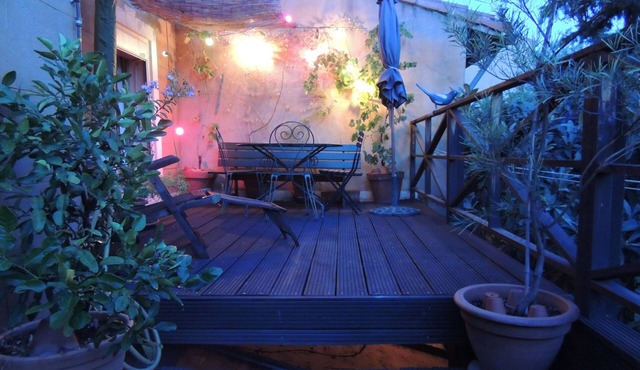 2pièces charming, large terrace, quiet and sunny, central Marseille