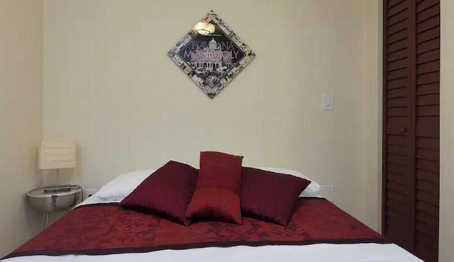 2PPL/Top Location/Parking/10 min Airport #3