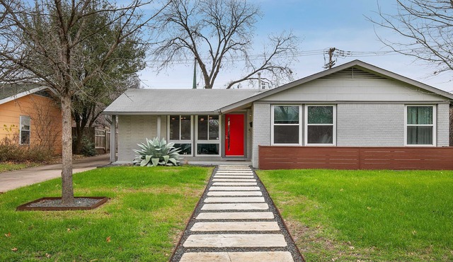 3/2 10 min Downtown Near Restaurants, Pet-Friendly