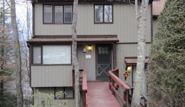 3/2 Briarcliff C-11, right where you want to be! Rented by Sugar Mtn Lodging