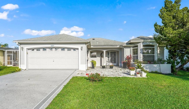 3/2 Designer in the Village of Del Mar near the Spanish Springs Towne Square
