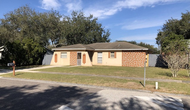 3/2 Modern Valrico Entire Home. Pet-Friendly!
