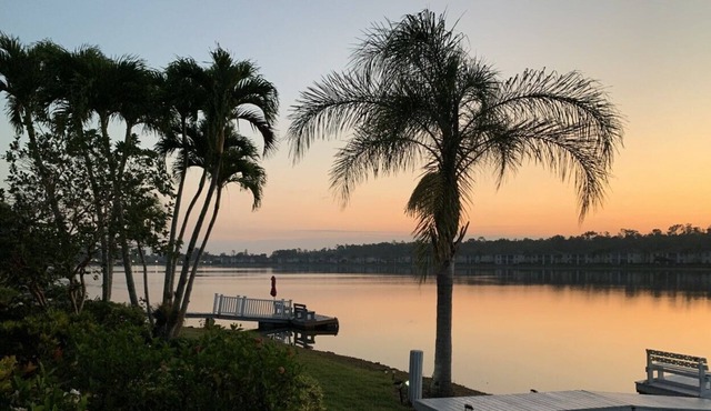 3-2 Naples Villa 10 minutes from downtown Naples and Beaches