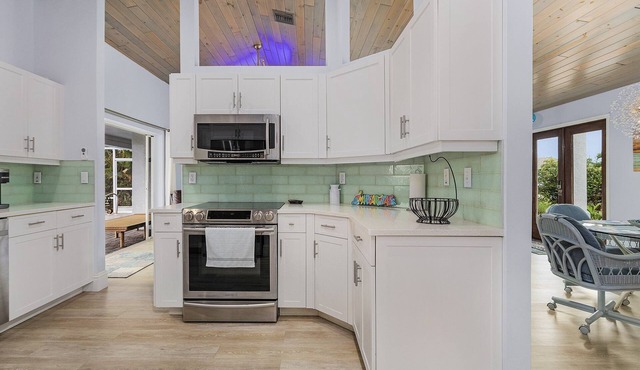 3/2 Pool Home on the Water in Bokeelia!