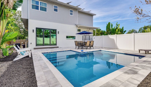 3,200-Sq-Ft Hideaway 5 Mi to Downtown Sarasota!