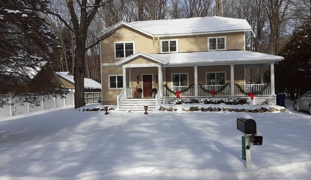 3,200SF Home/3.5 Bathrooms-3 Showers/Wrap Around Porch/Walk to Town/Beach
