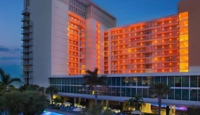 3/3 B-Bath Suite-Crystal Shores, Beachfront Resort