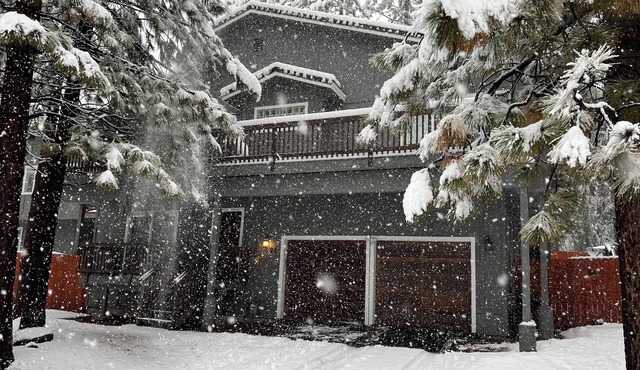 3/3 home in Incline Village with 2 car garage. Available for summer lease.