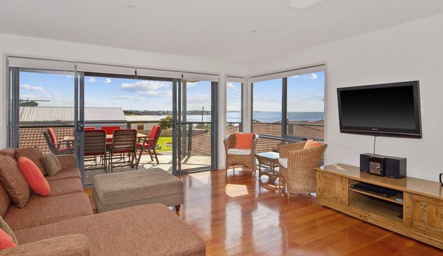 3@35 Phillip Island Rd - Central location