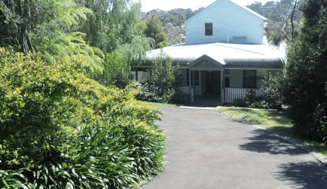 3/4 acre Beach House, walk to beach & Mt Martha hamlet on Estuary boardwalk
