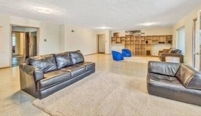 3,400sq ft 5 Bedroom Condo Sleeps up to 10