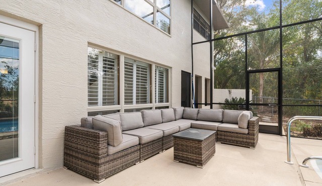 3,450sqft 2 Story heated Pool House - 5 min from Crystal river !
