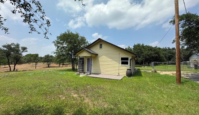 3.5 acre home - Round Rock Brush Creek Corporate remodeled fully furnished