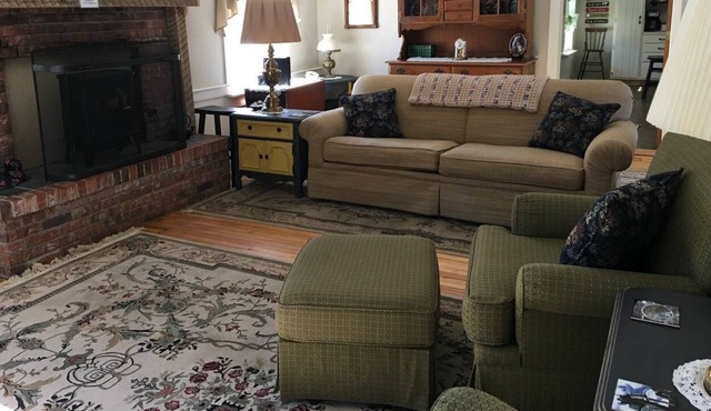 3.5 Acres, Pond, 1000 Mbps WIFI, House Generator