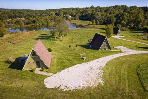 3 A-Frame Cabins w Hot Tubs Near Wine Trail