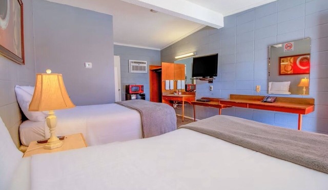 3 Accommodations of Family-Friendly Rooms Near Wheeler City Park + Parking