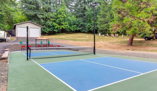 3-Acre Retreat w Fire Pit, Pickleball & Gazebo