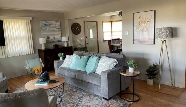 3+ Acre Serene and Quiet Park Like Setting Cottage Get Away Perfect for the CWS!